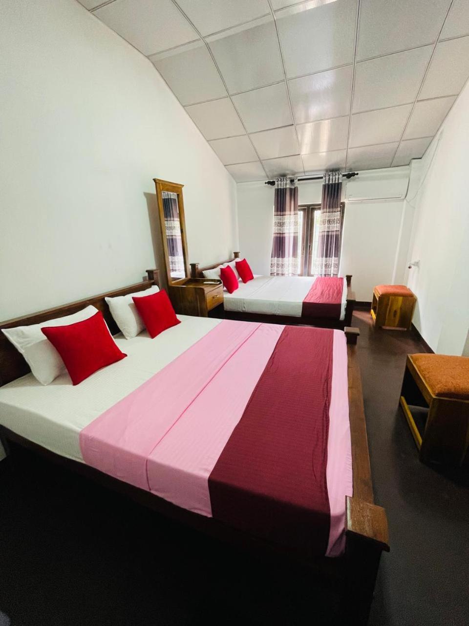 Lake Classical Guest House Kandy Dış mekan fotoğraf